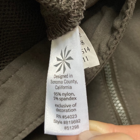 Athleta Nylon Hiking Commuter Capri Pants Long Shorts Brown Women's Size 10 - Picture 7 of 7